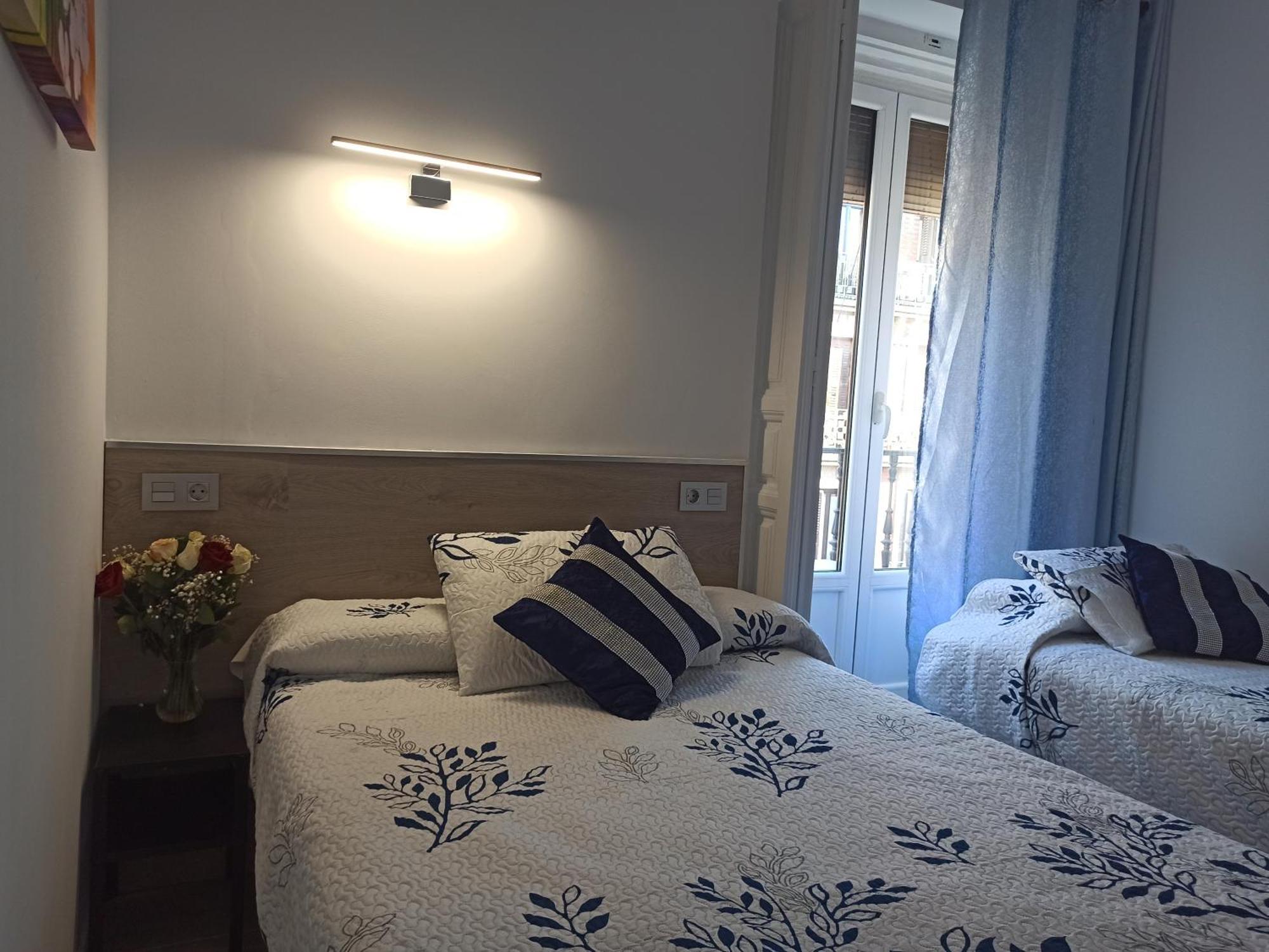 Hostal Huespedes Toledo Madrid Exterior photo