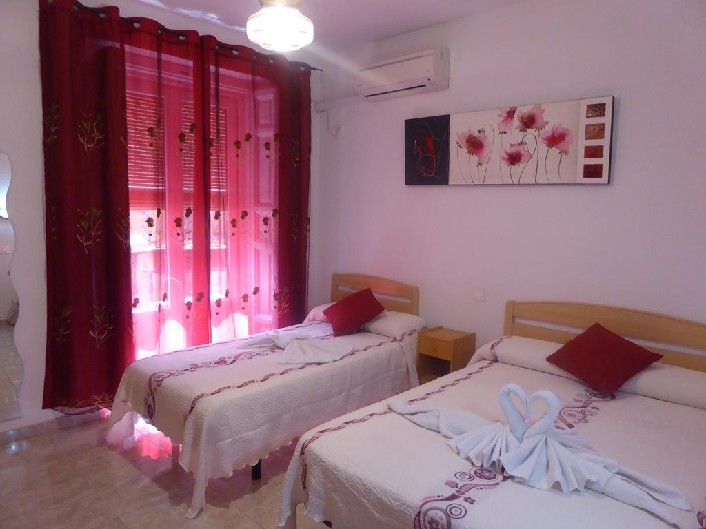 Hostal Huespedes Toledo Madrid Exterior photo
